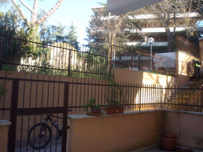 Listing photo thumbnail