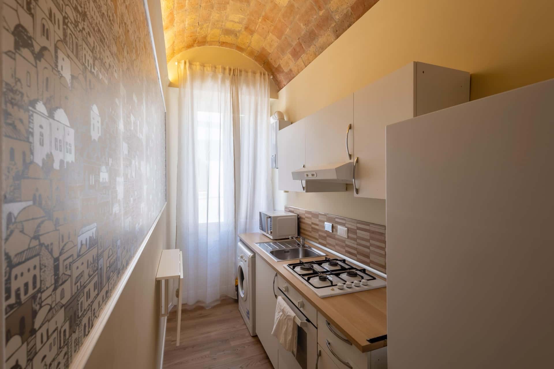 080 - Equi - The Heartbeat of Bohemian Rome