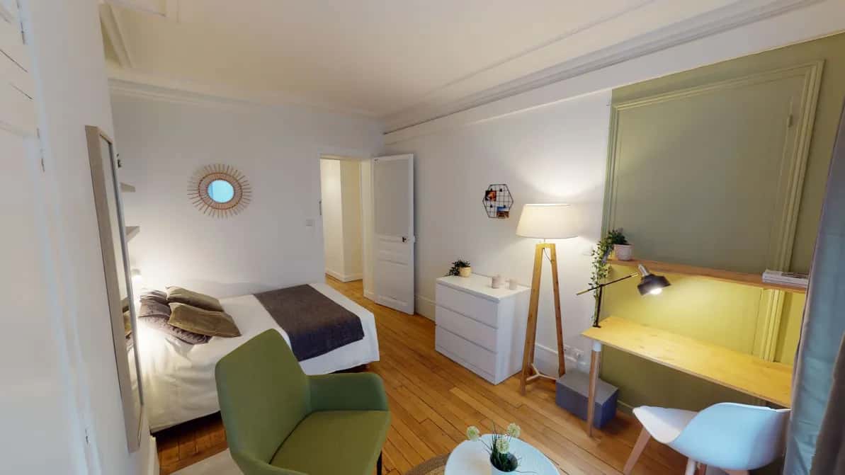 Stanza in Rue Traversière, Paris di 67 m² con 3 camere