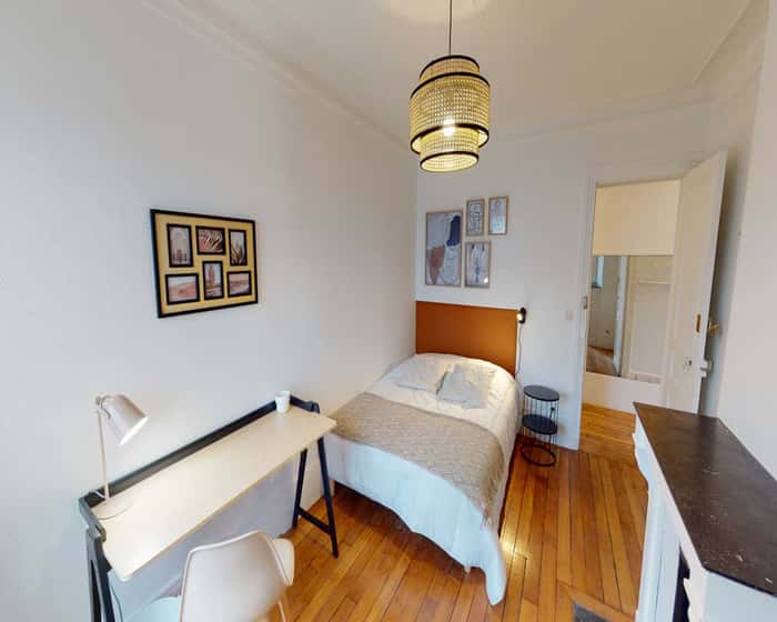 Listing photo thumbnail