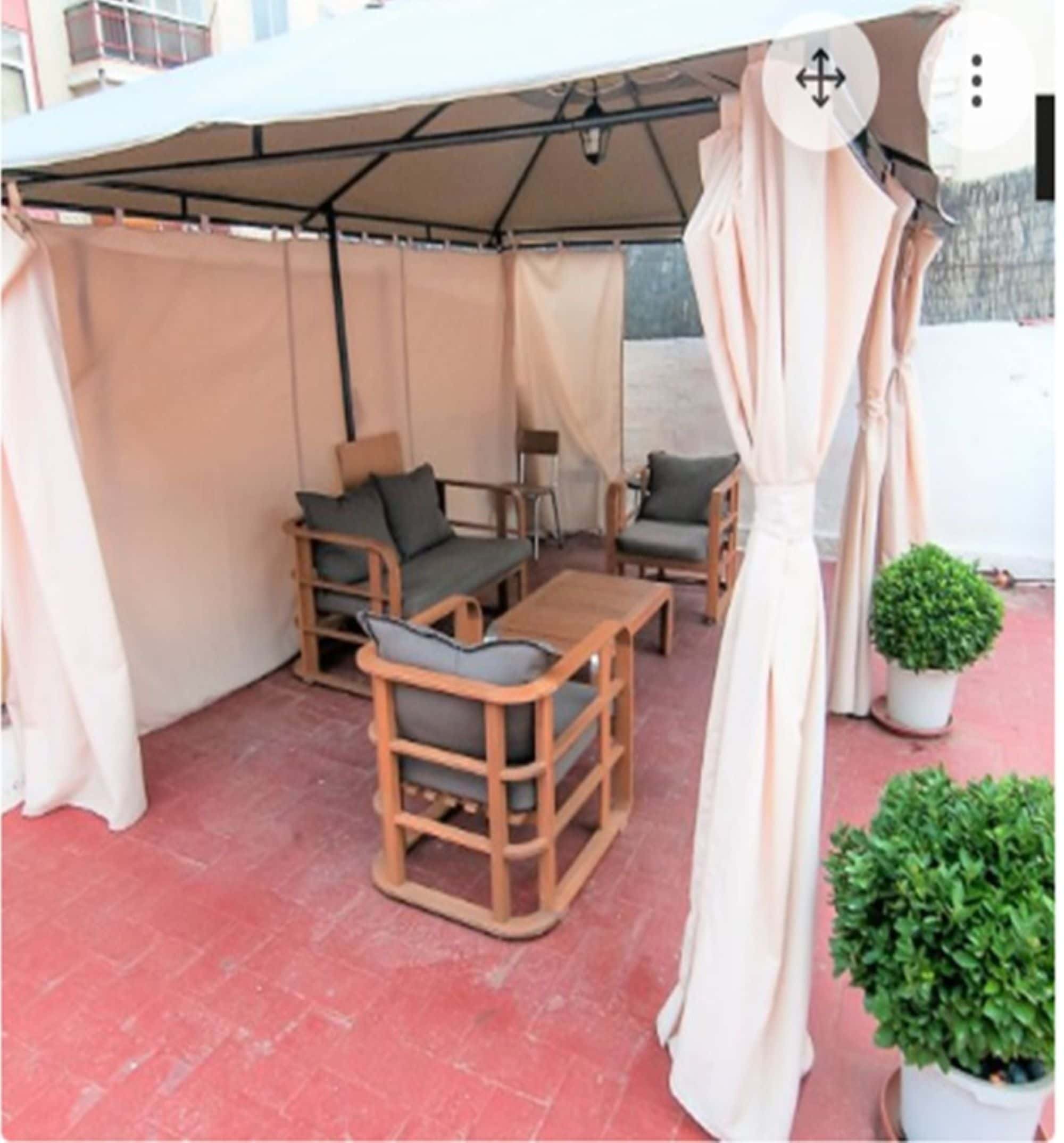 Habitación en Carrer del Pintor Pahissa, Barcelona