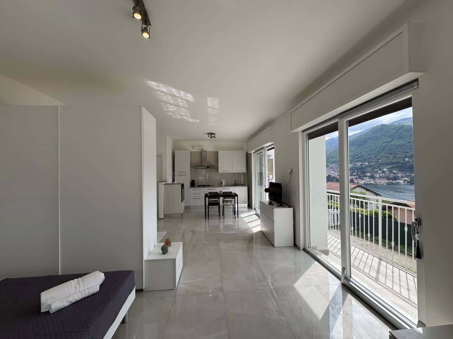 Apartment Moltrasio, 1 bed — photo 17