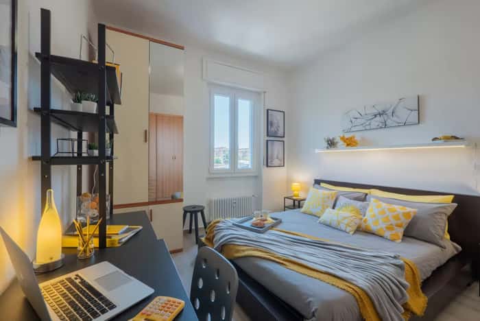 Listing photo thumbnail