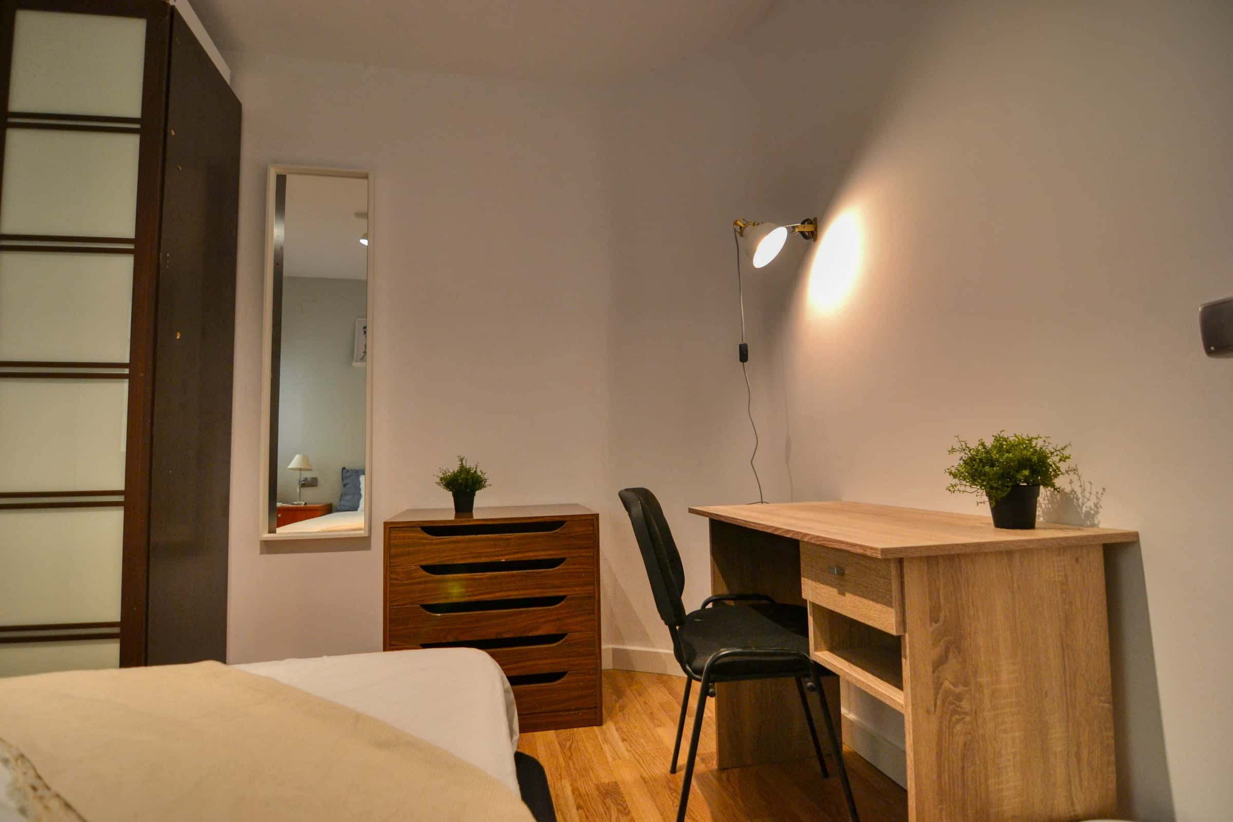 Chambre dans Calle de Cartagena, Madrid pour 100 m² avec 5 chambres