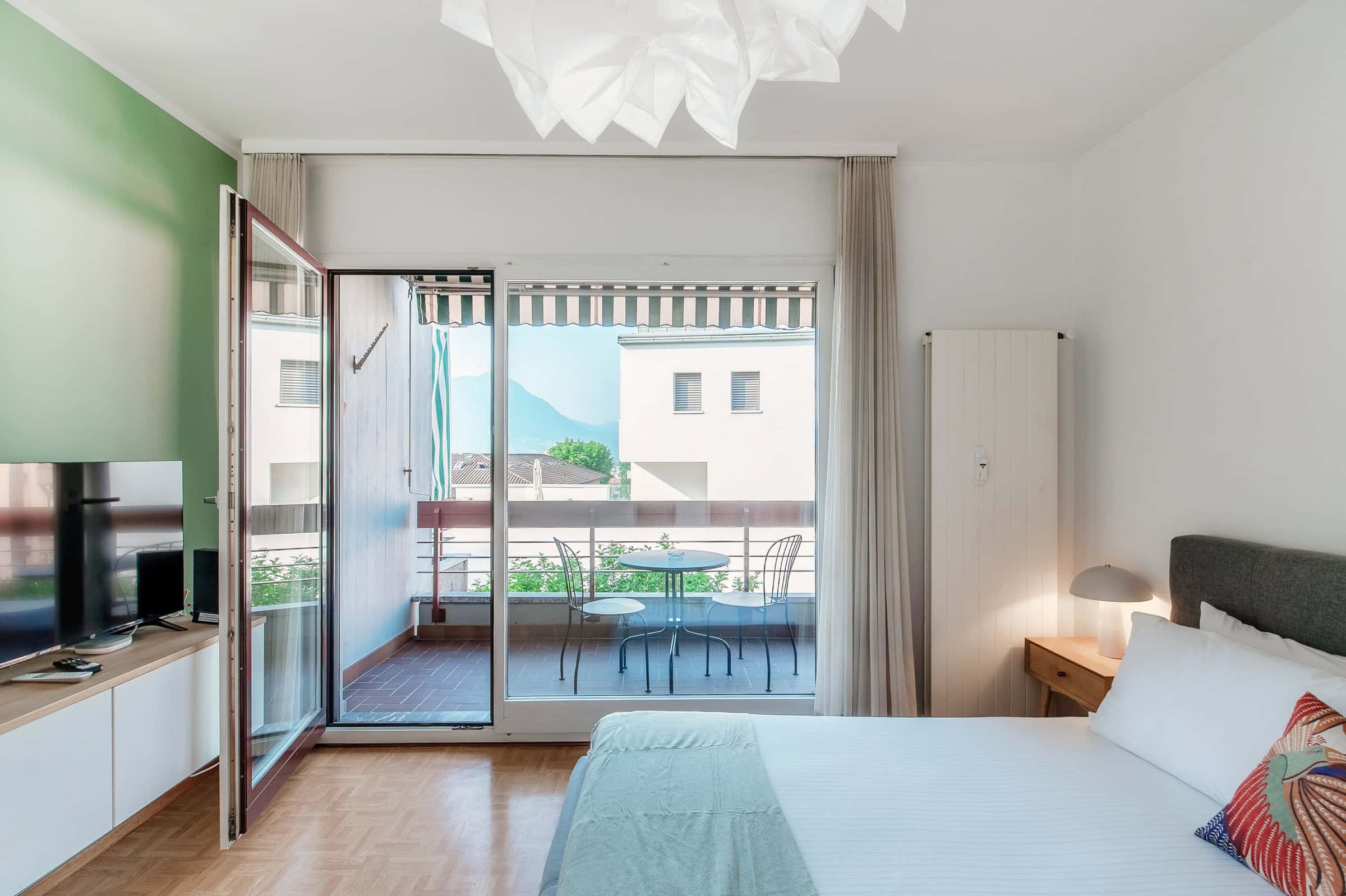 VINORUM STUDIO - Monolocale con balcone a Massagno, vicino a Lugano