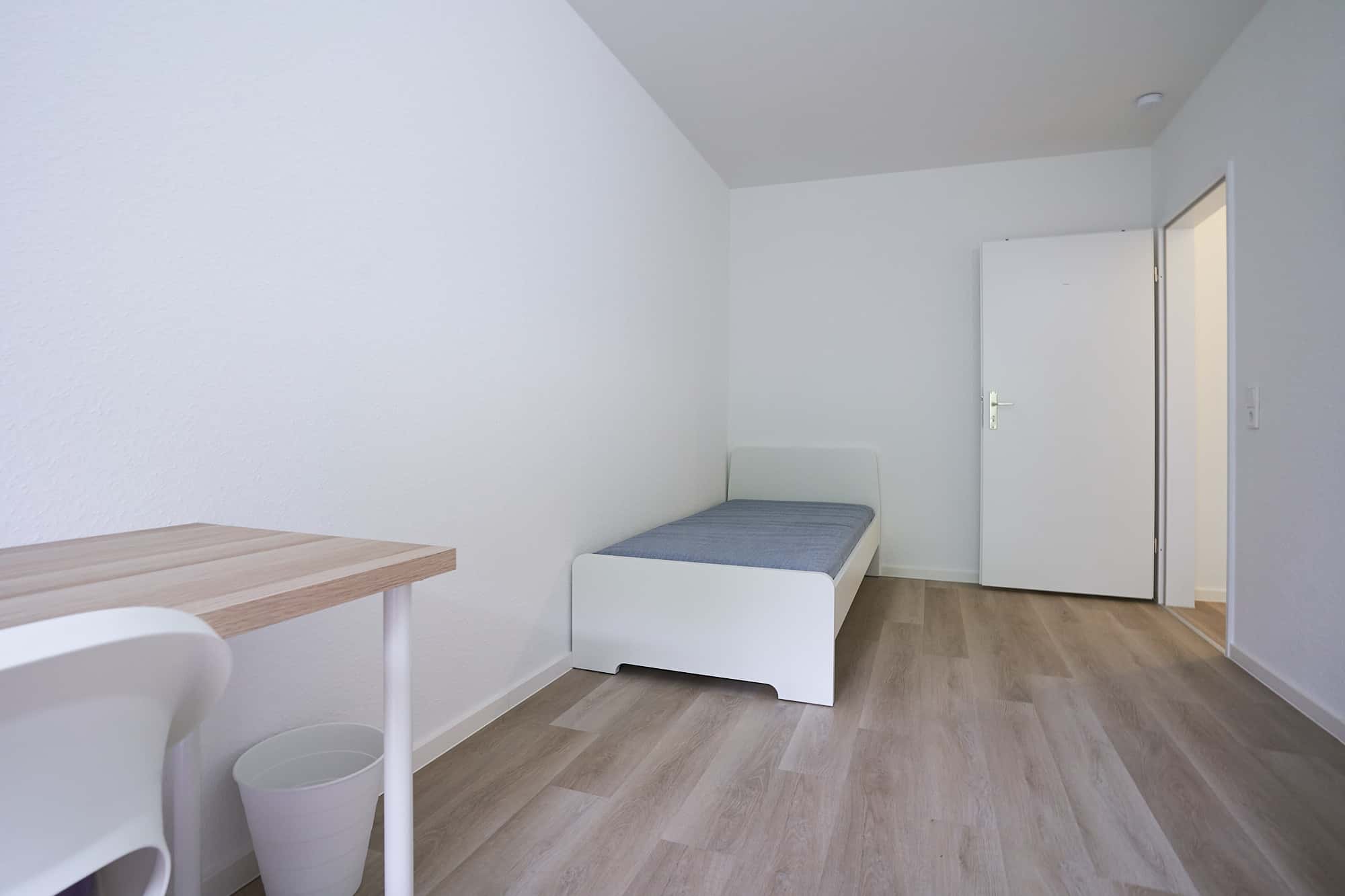 Kölner Landstraße - Room 1