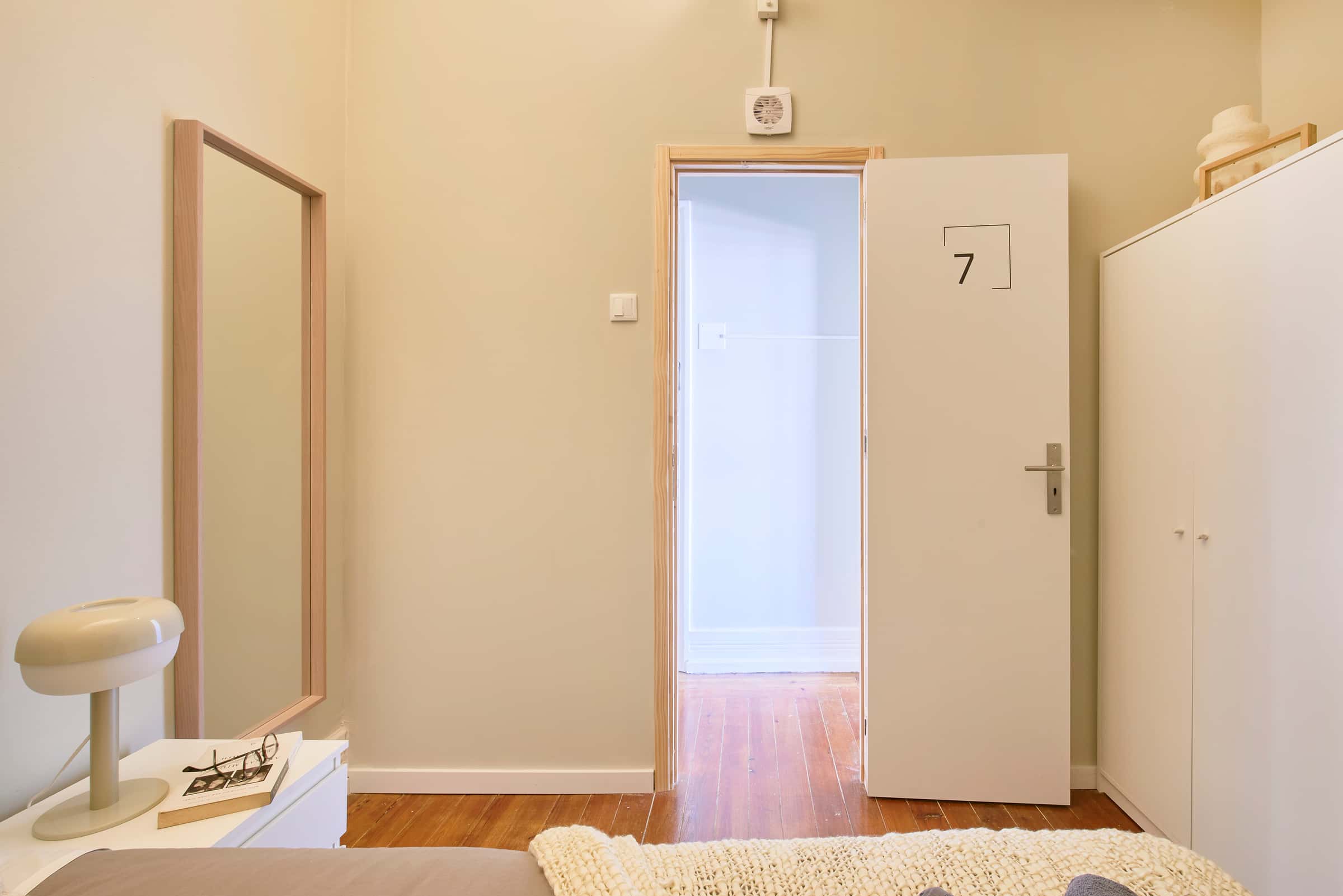 Interior Bedroom in a 7-bedroom apartment in Av. António Augusto Aguiar, Lisbon - Room 7