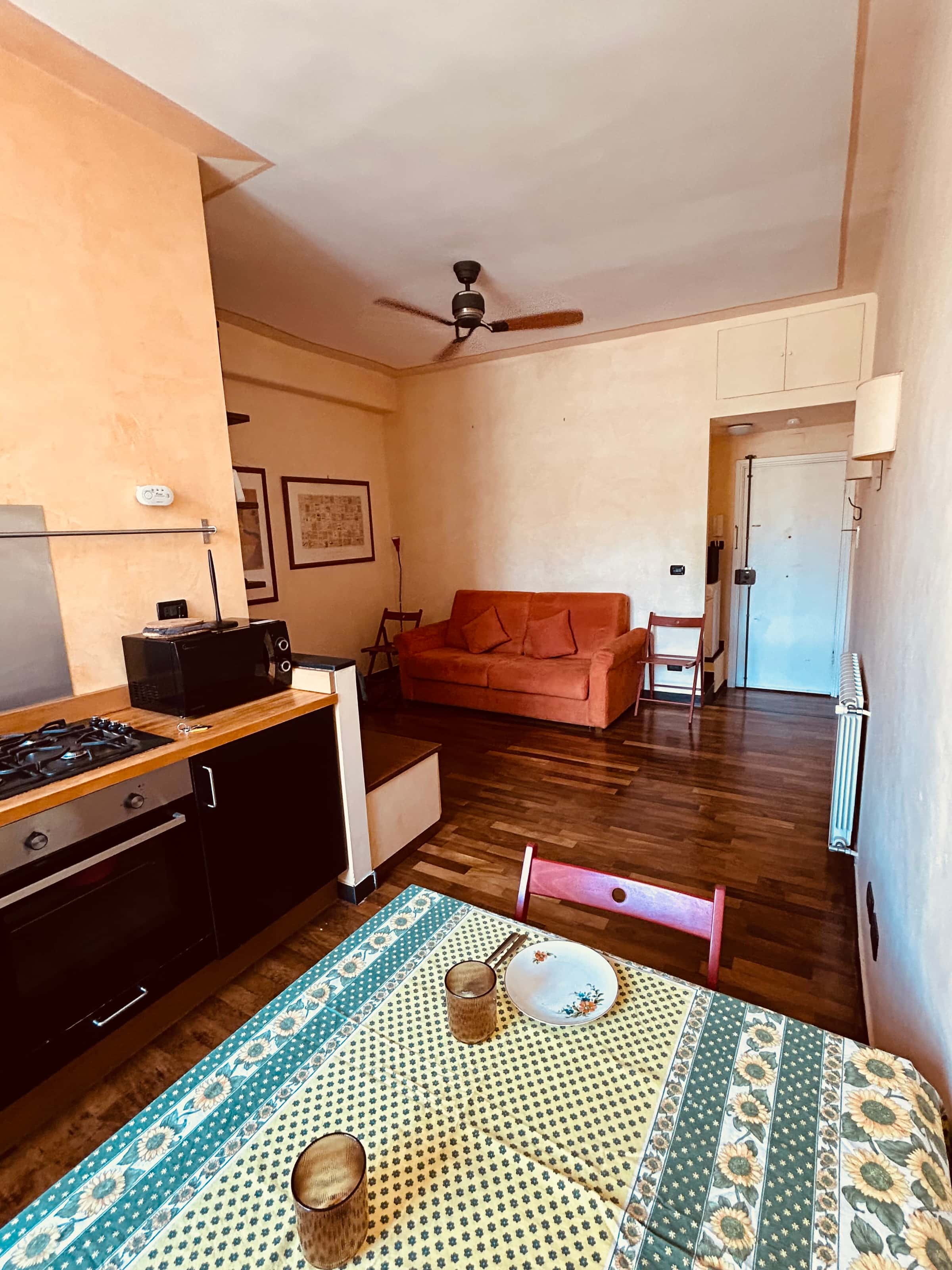 Appartamento in Piazza delle Erbe, Genova di 30 m²