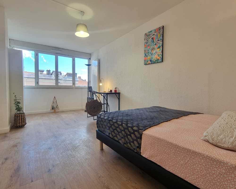 Chambre dans le rue bouteille