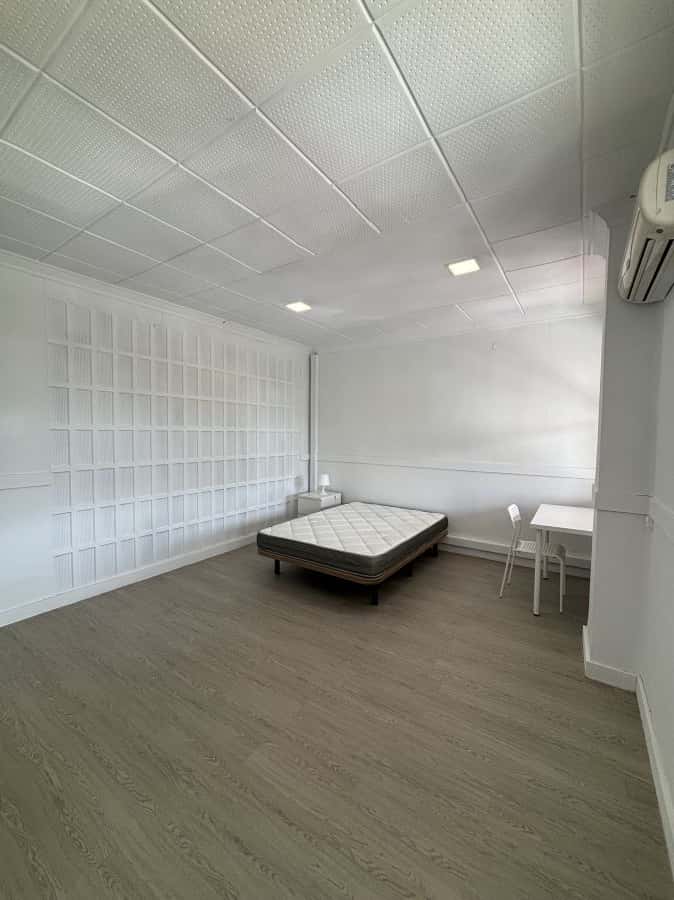 Habitación en piso cerca de Algiros