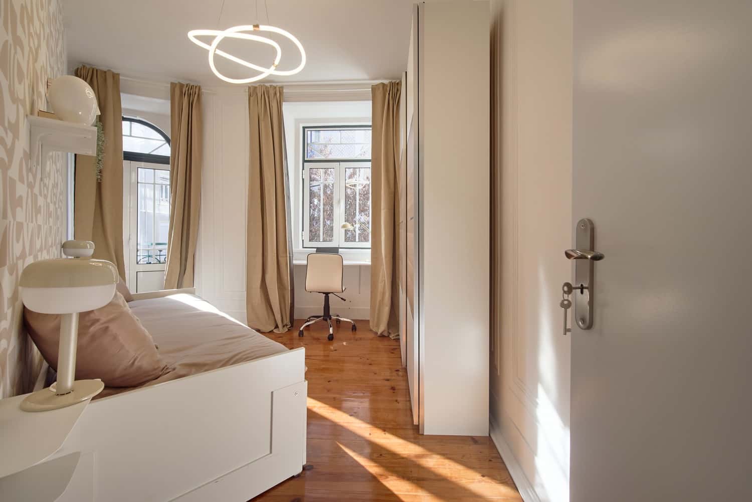 Room 1 - 82. Travessa de Santo António à Graça 2 3°