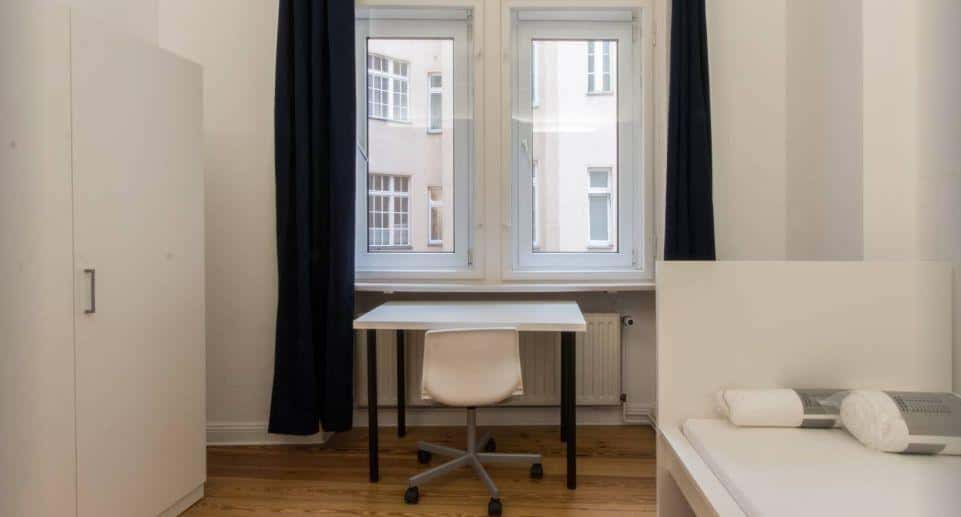 Zimmer in der Königin-Elisabeth-Str. 1