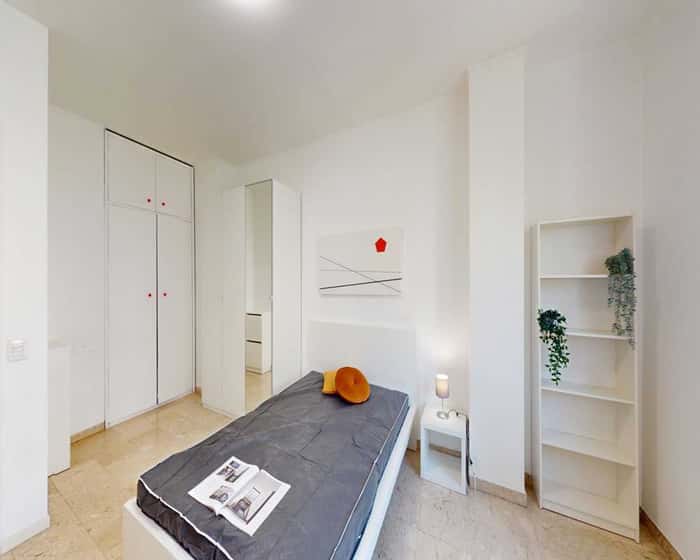 Listing photo thumbnail