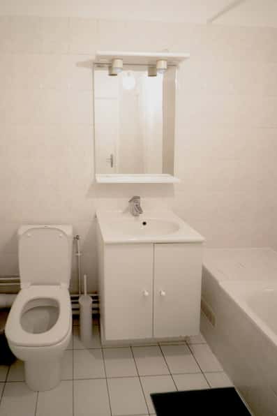 Room in 76 Rue Lecourbe, 75015 Paris, France