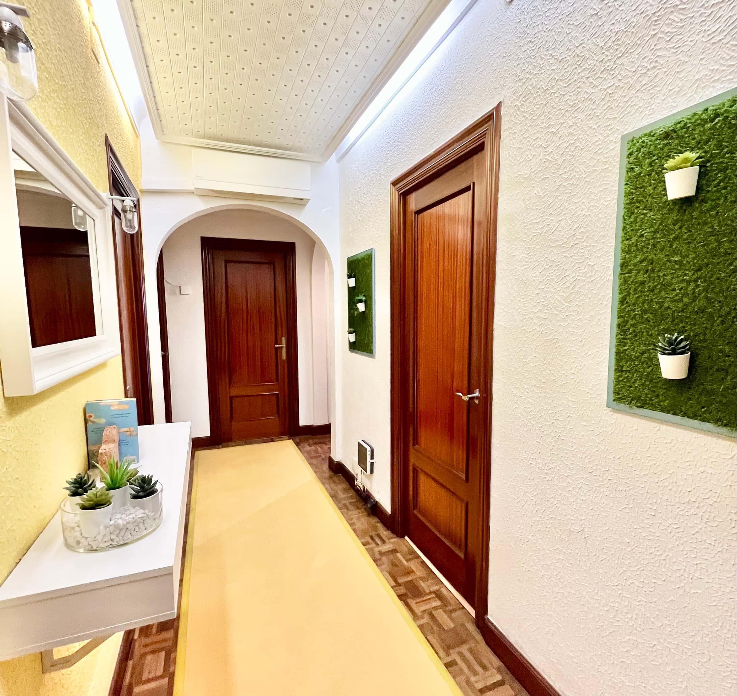 Habitación amplia y luminosa.,Huertas 4.