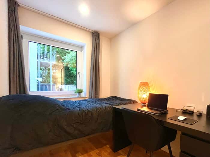 Listing photo thumbnail