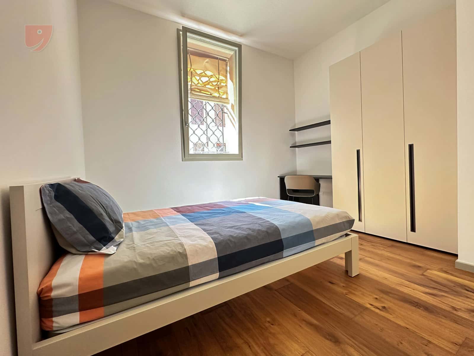 Quarto em Via Montebello, Ferrara para 60 m² com 4 quartos