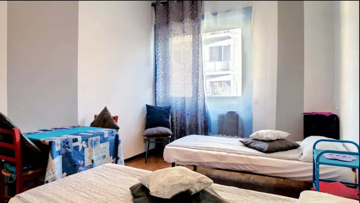 Room in Via Ferrante Aporti, Milano for 130 m² with 5 bedrooms