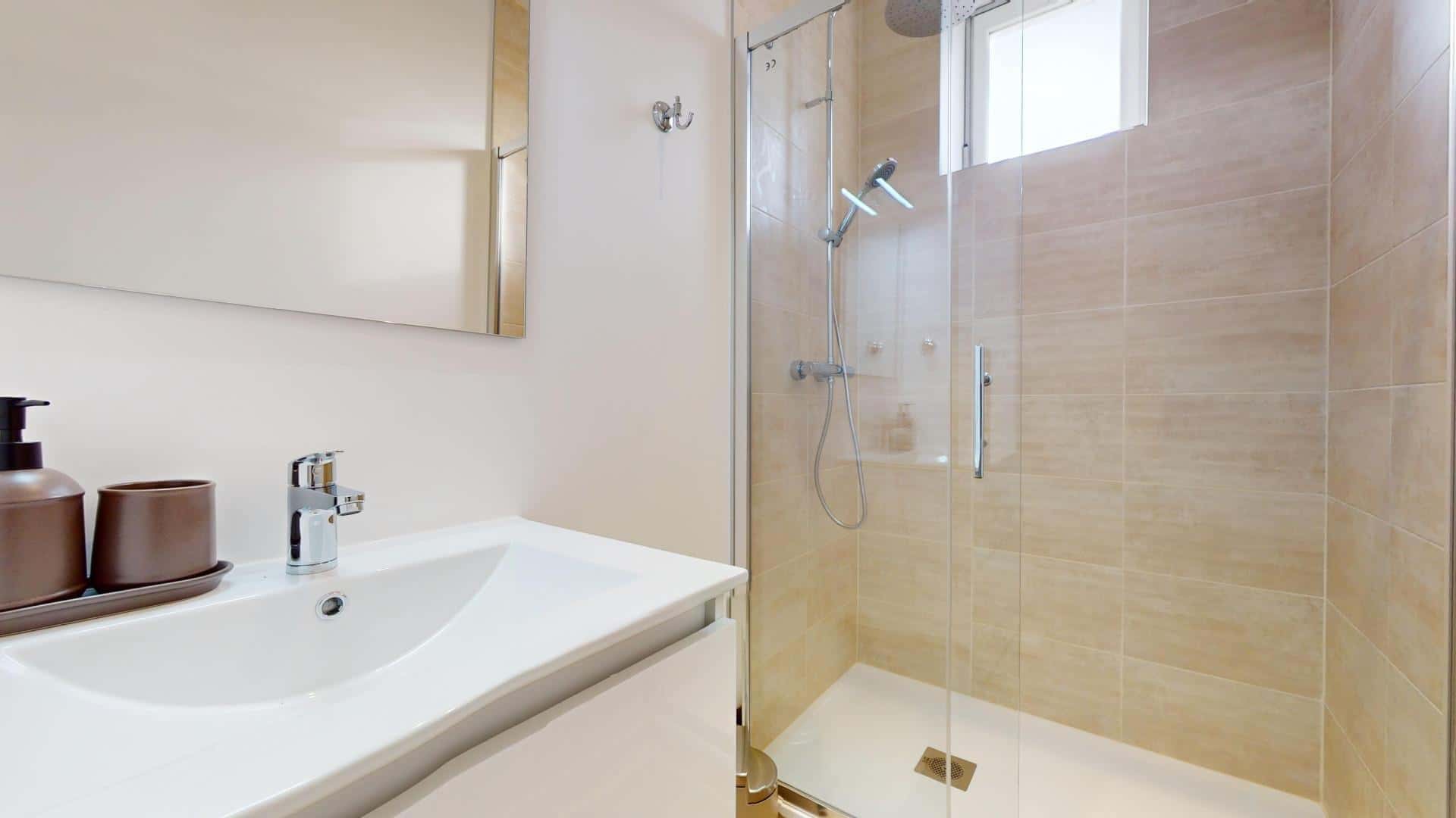 Chambre 1 - COMMANDANT MARCHAND MONTCHAT