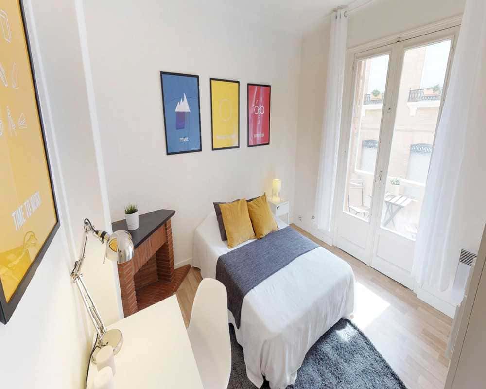 Chambre dans le rue Agathoise