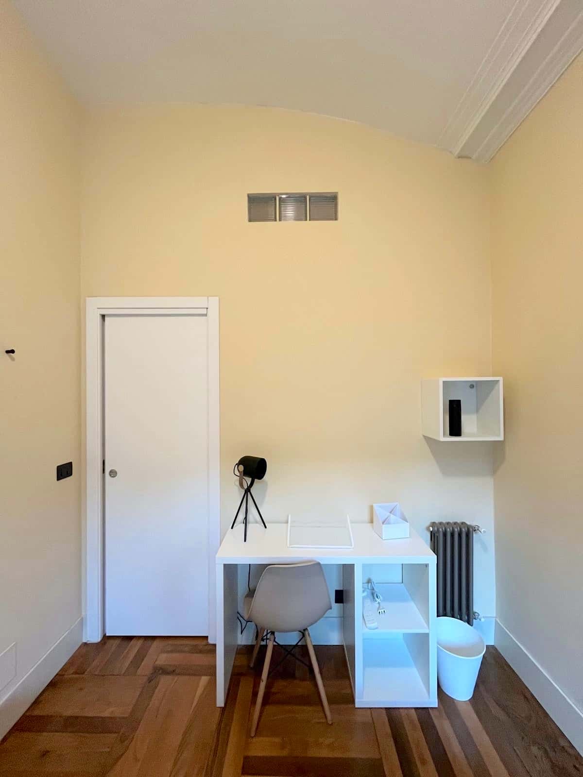 Room in Via Giovanni Camerana, Torino for 70 m² with 3 bedrooms