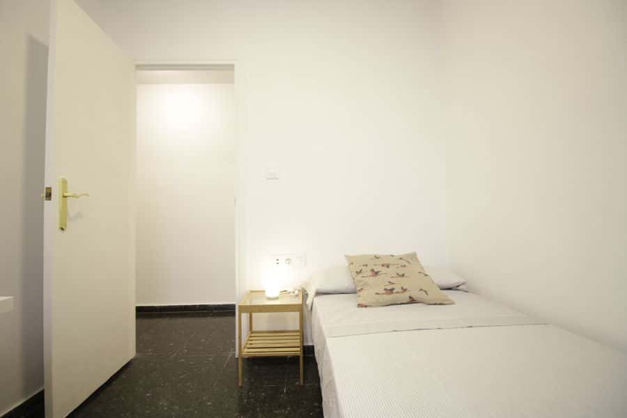 Habitación en piso de 4 habitaciones en Ciutat Vella