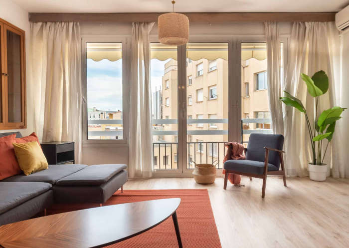 Listing photo thumbnail