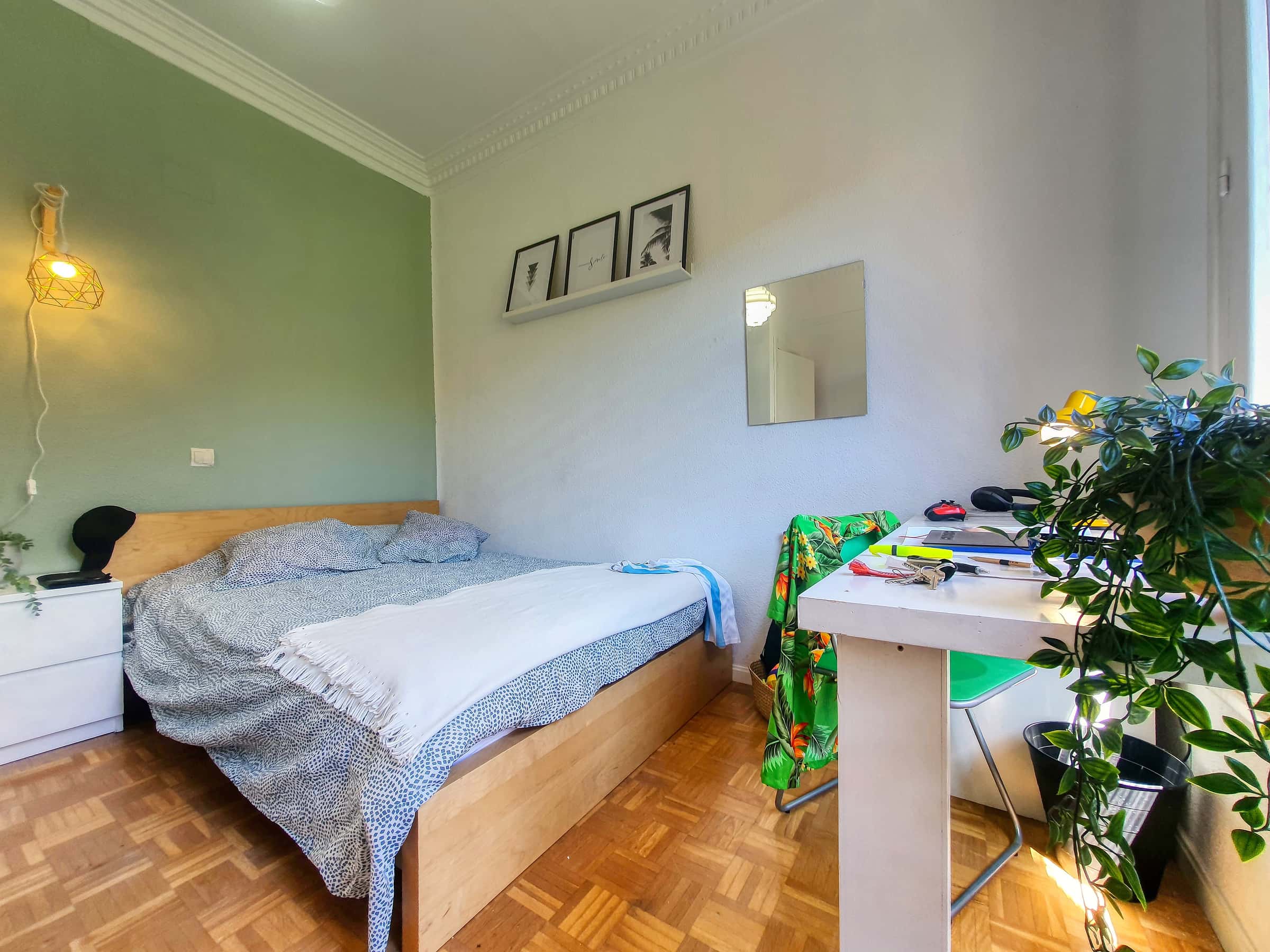 Chambre dans Calle de Vallehermoso, Madrid pour 100 m² avec 5 chambres