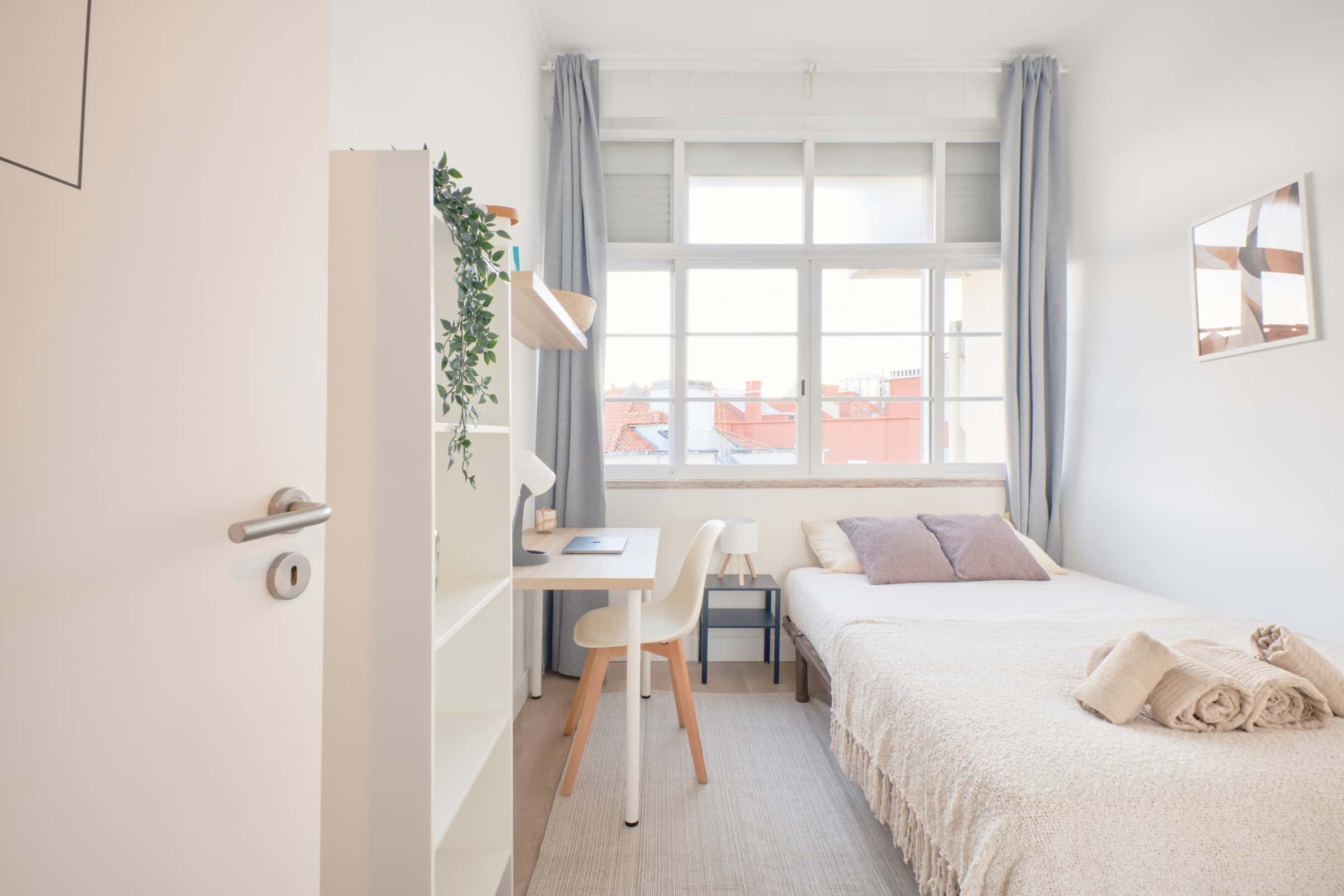 Furnished Room in Lisbon - Room 9