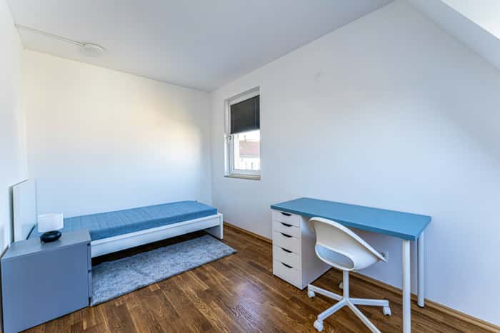 Listing photo thumbnail