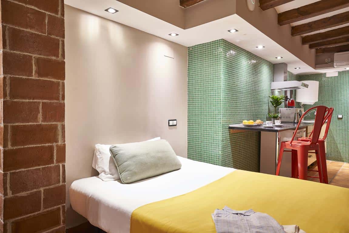 Guardia DW3-904 · Equipped studio in centre