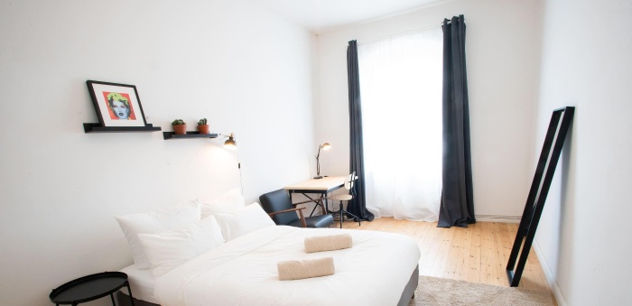 Listing photo thumbnail