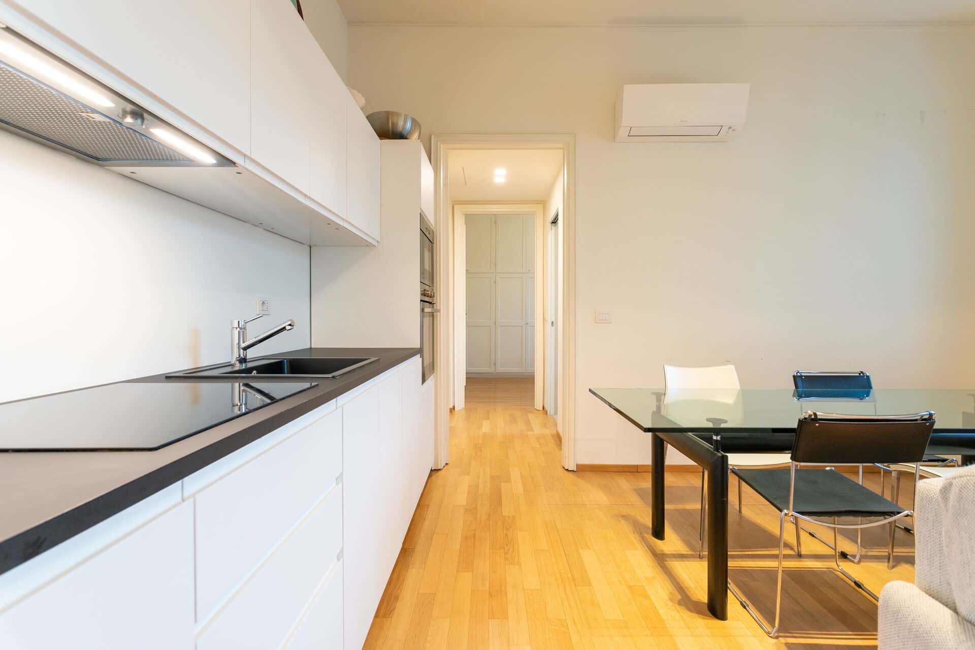Apartment Milan, 2 beds — photo 16