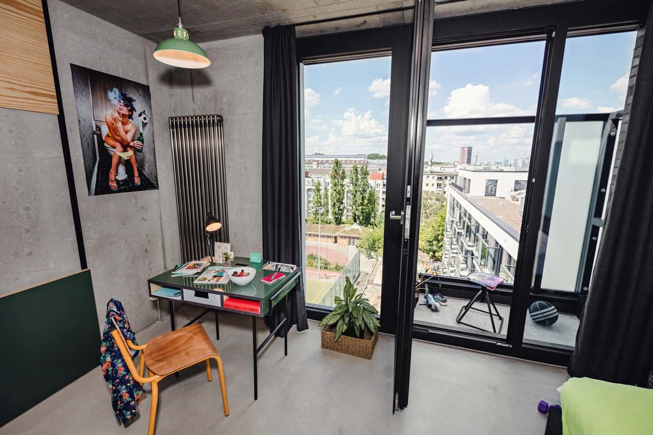 Classic Balcony - Short Term - Floor 1 - Photo 1
