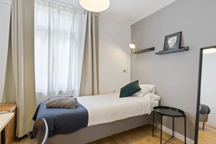 Listing photo thumbnail