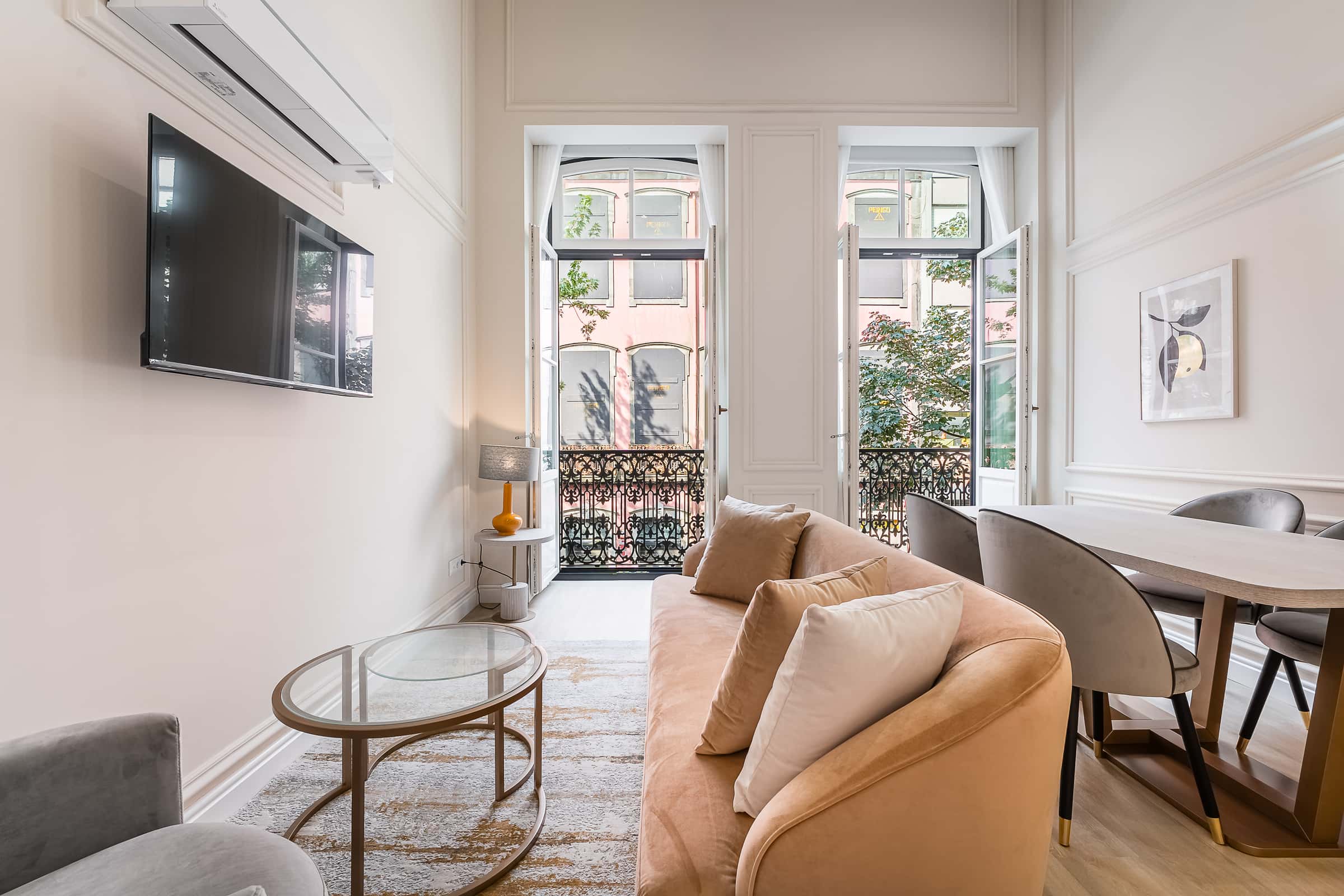 Sophisticated Apartment in Santa Catarina, Porto