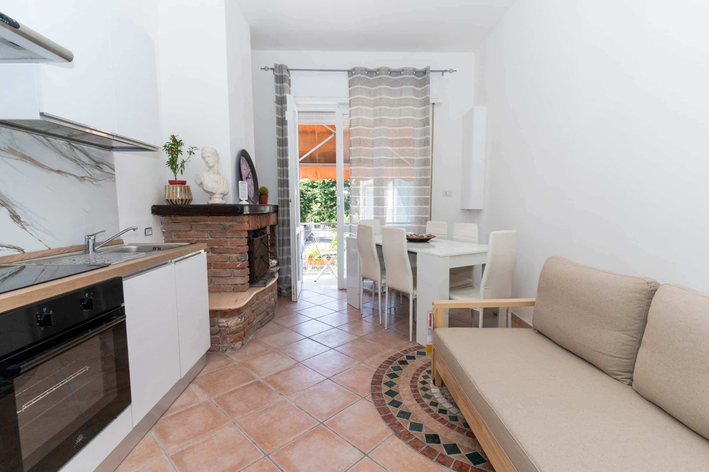 Stanza 4 in Viale Cesare Nicolini, Rimini di 130 m² con 4 camere