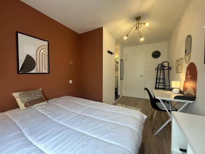 Listing photo thumbnail