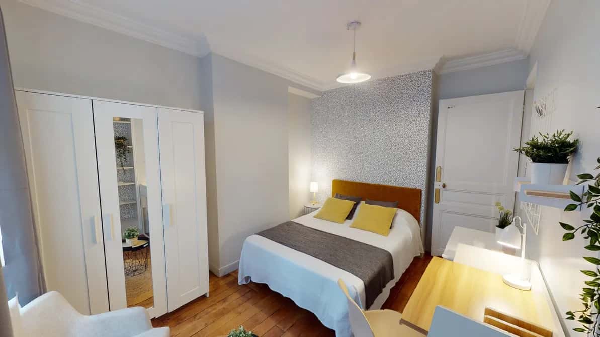 Stanza in Avenue de la Bourdonnais, Paris di 83 m² con 4 camere