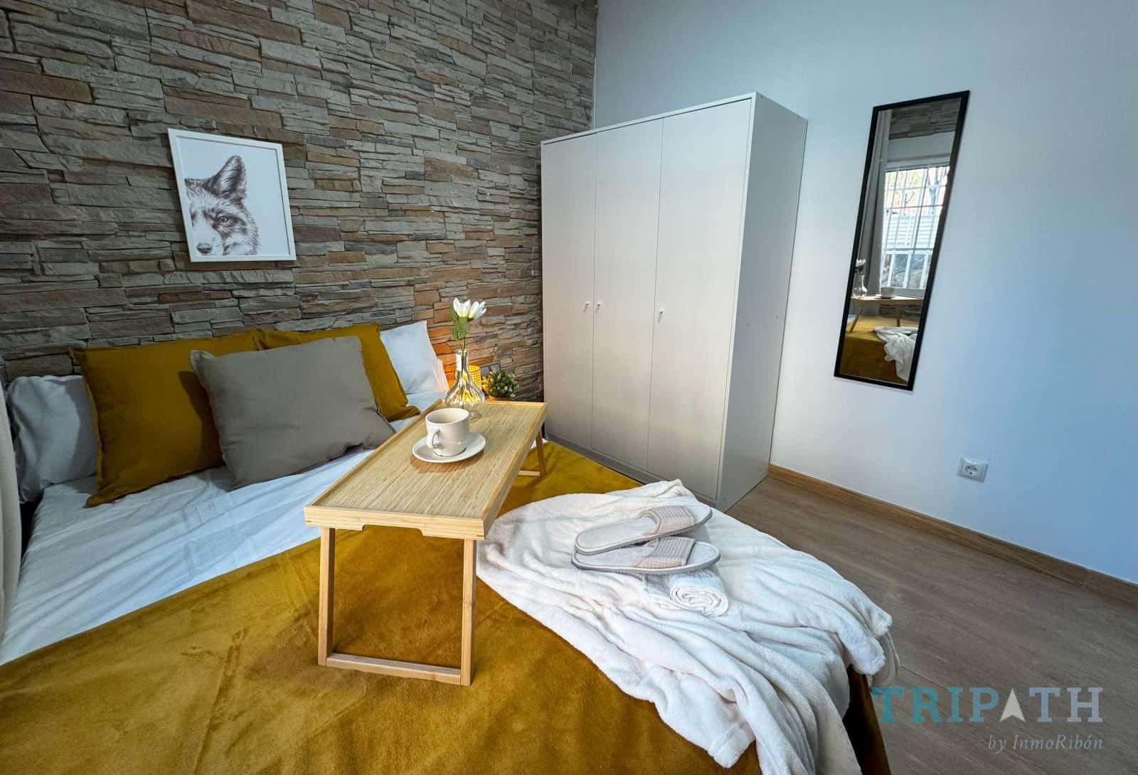 Double bed in Magnificent rooms for rent located in Madrid