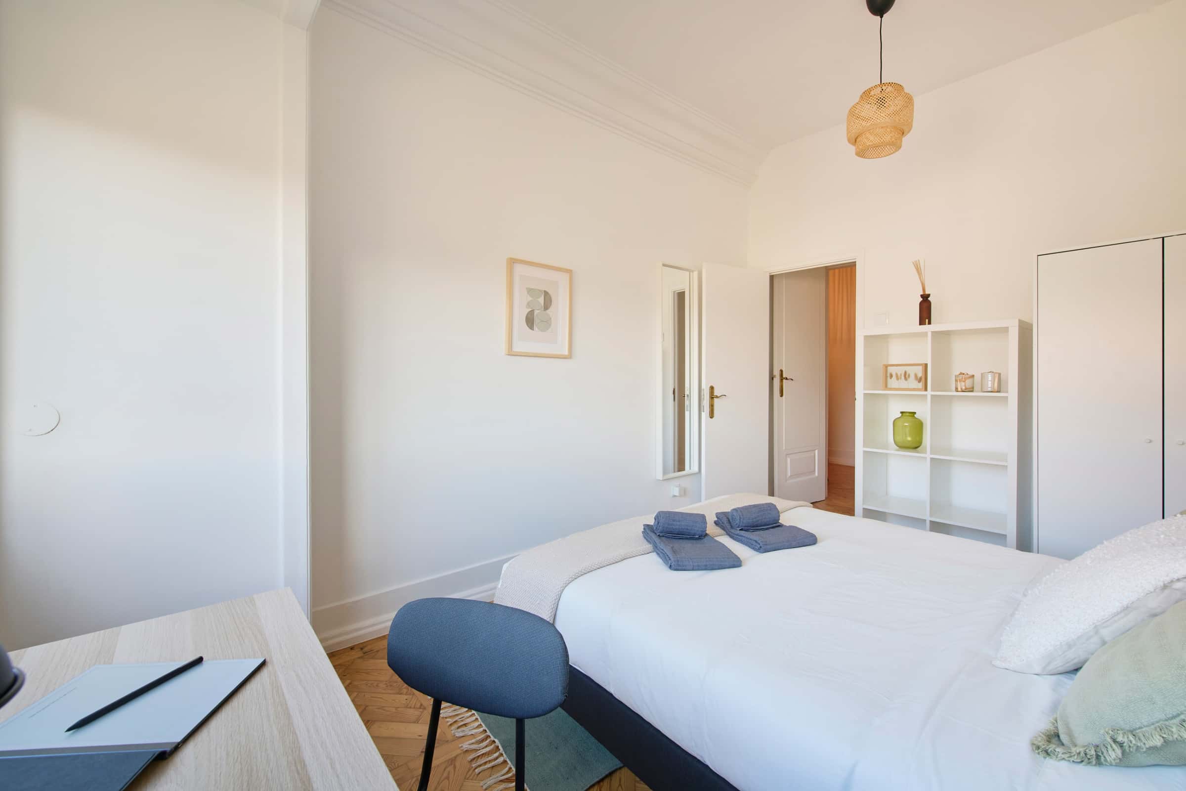 Room in Lisbon, close to the metro line - Room 2
