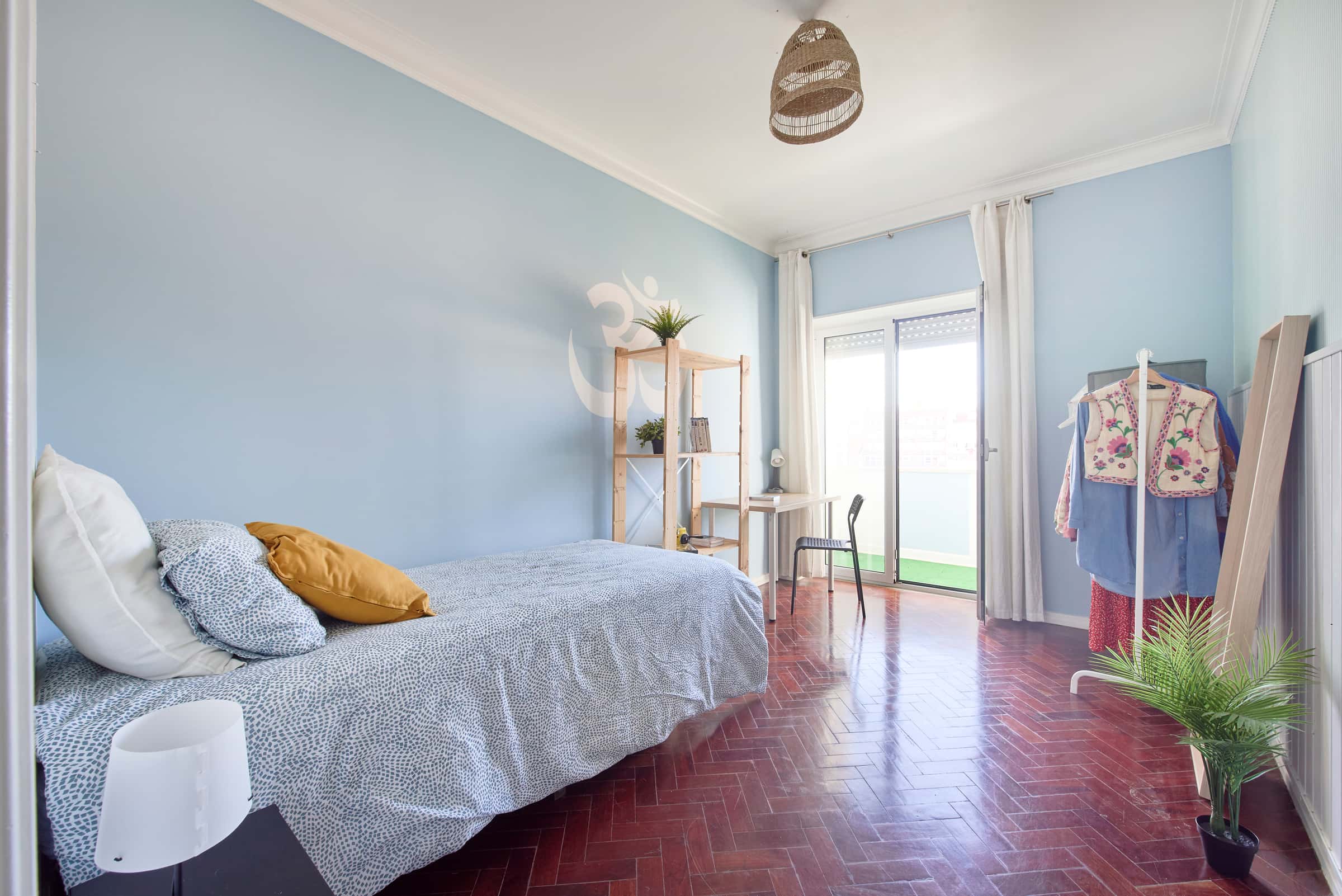 Bedroom in a 7-bedroom apartment in Lisbon - Room 4