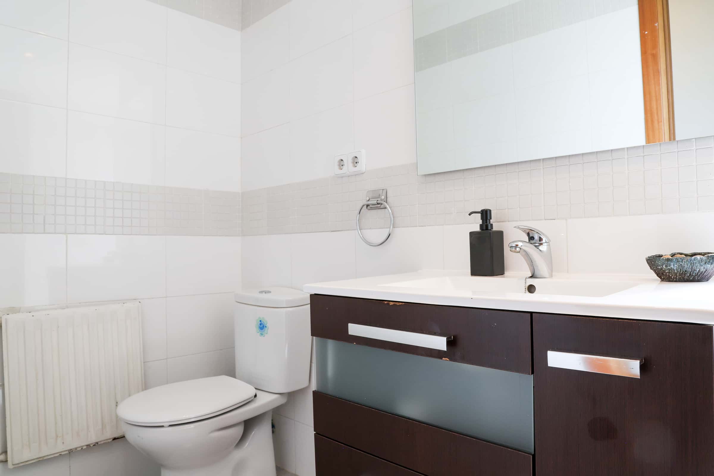 Chambre dans Calle de Santiago de Compostela, Madrid pour 120 m² avec 6 chambres