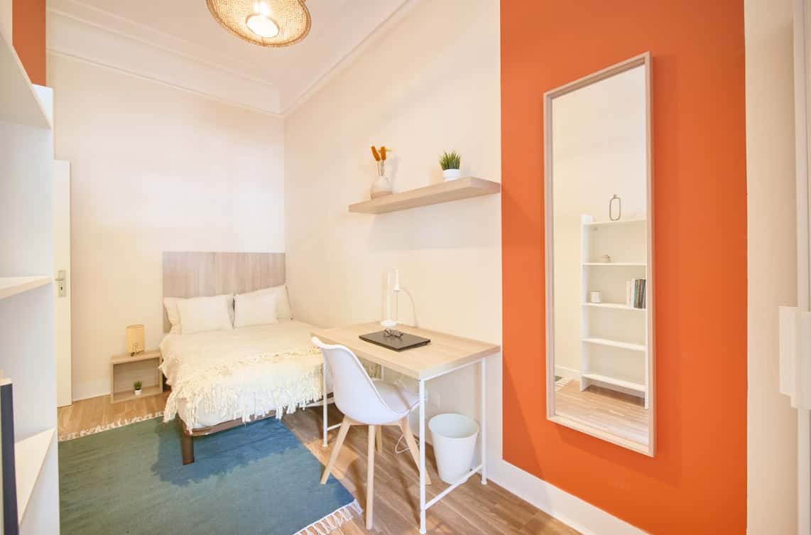 Bedroom in a 9-bedroom apartment in Av. António Augusto Aguiar, Lisbon - Room 5