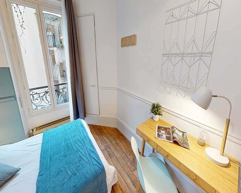 Chambre dans le rue de Passy