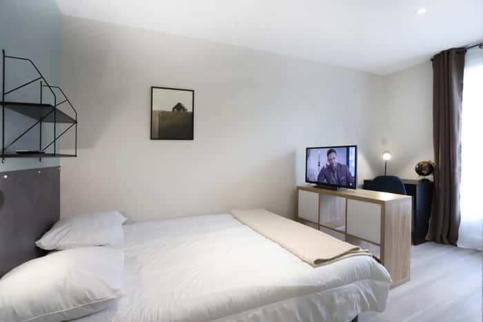 Listing photo thumbnail