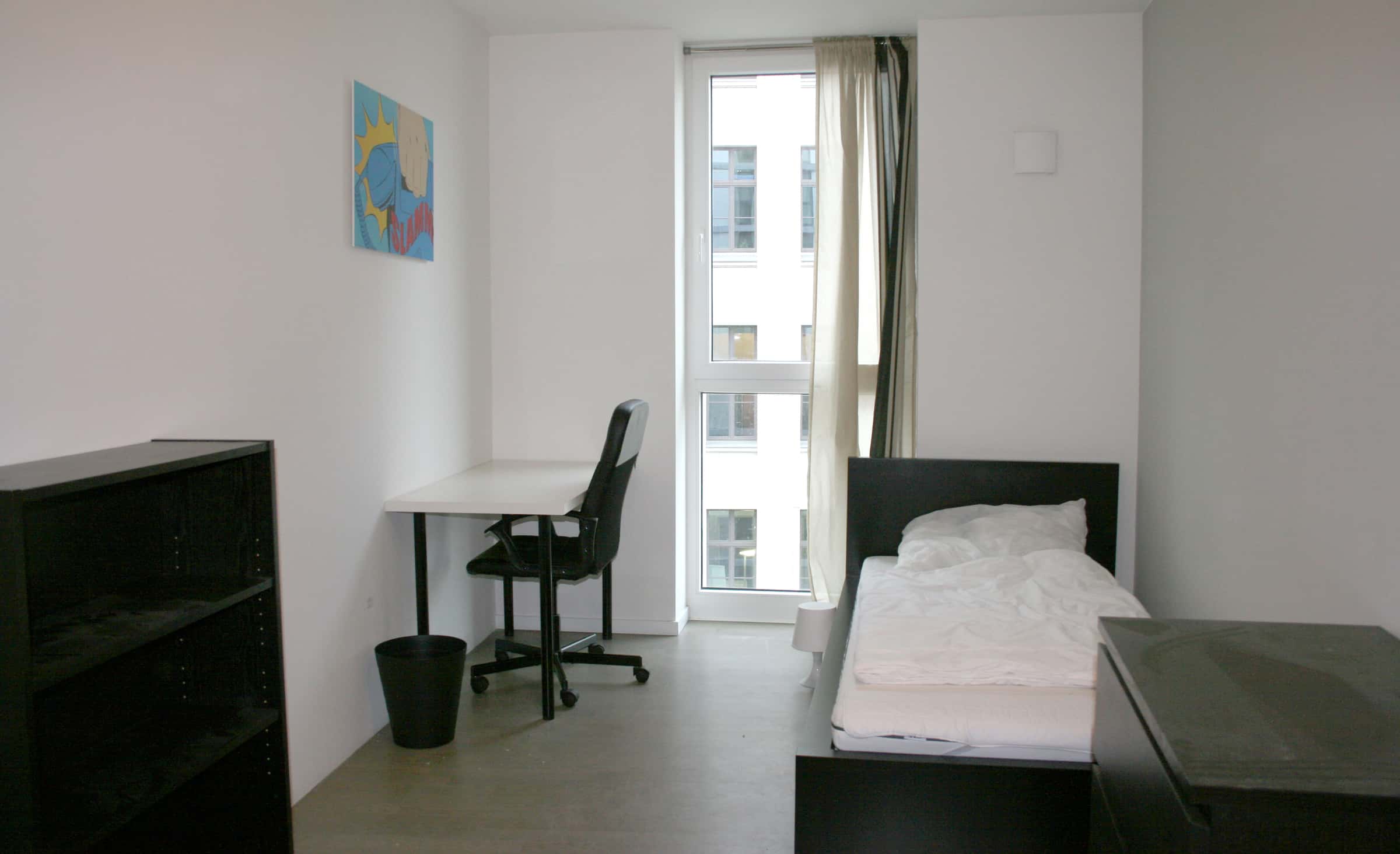 Room in Bernhard-Weiß-Straße, Berlin for 43 m² with 2 bedrooms