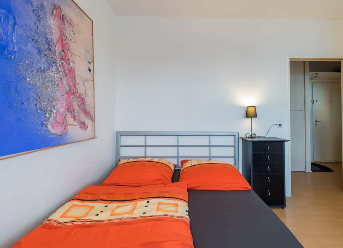 Sonniges, modern möbliertes Apartment mit Balkon