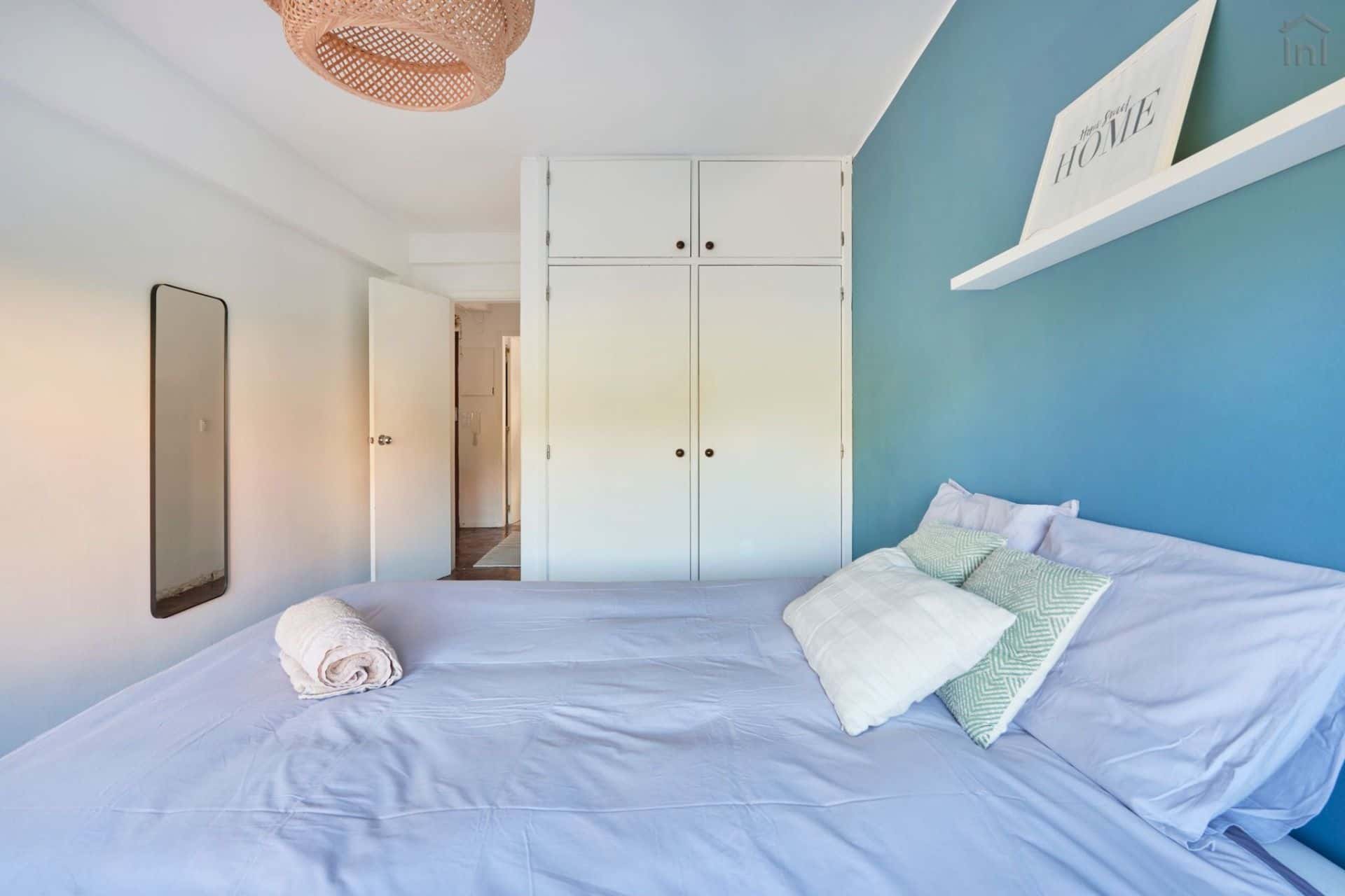 Bedroom in a 2-bedroom apartment in Lisbon - Room 1