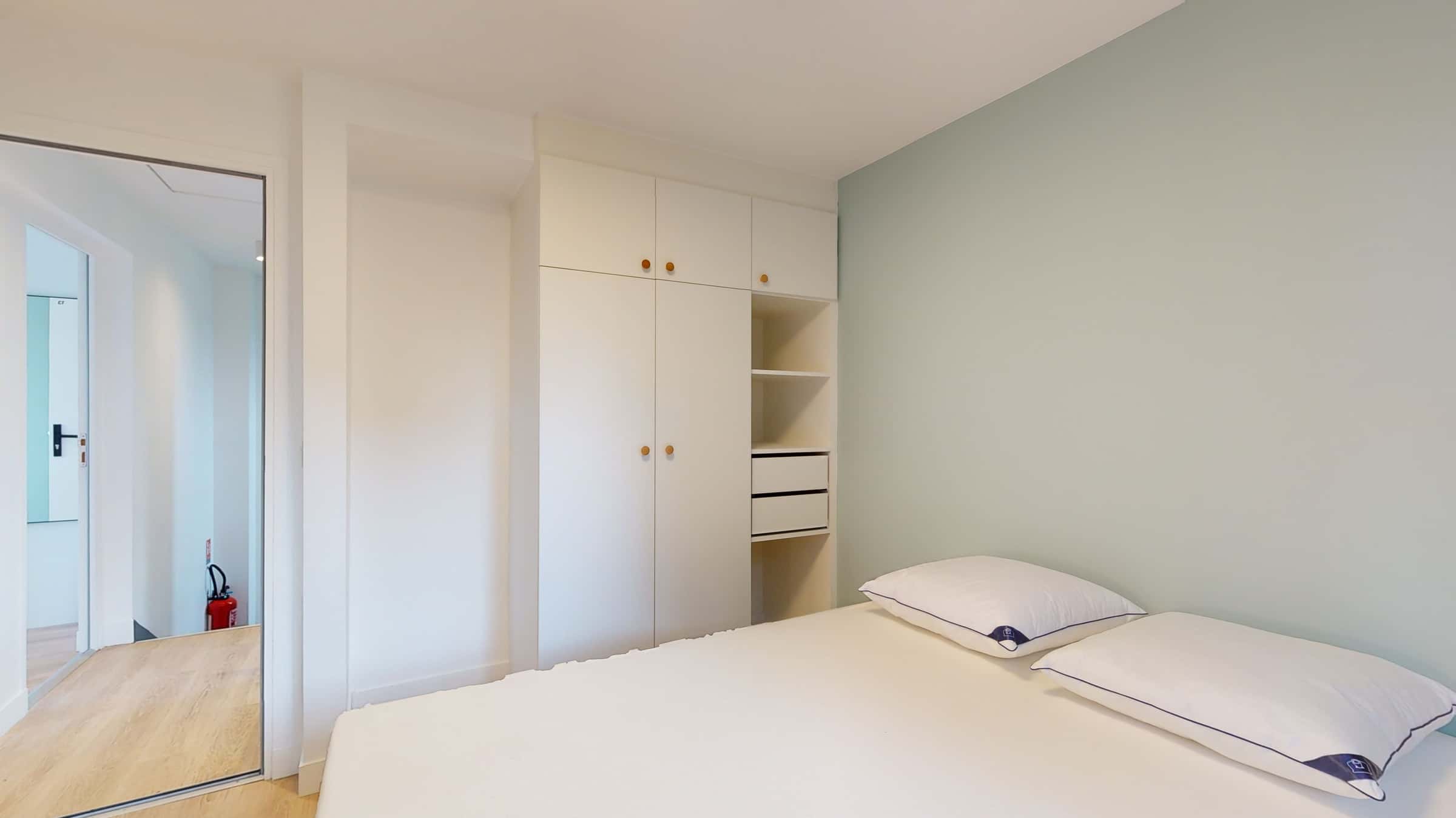 Pierre - Room S (15)